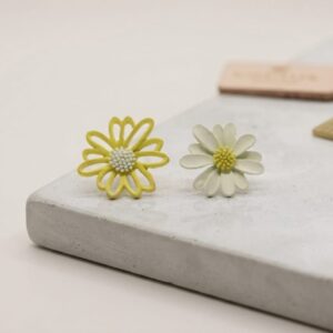 Daisy Bloom Floral Stud Earrings